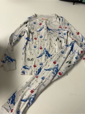 Petidoux Pajama Set - A Swiss Village